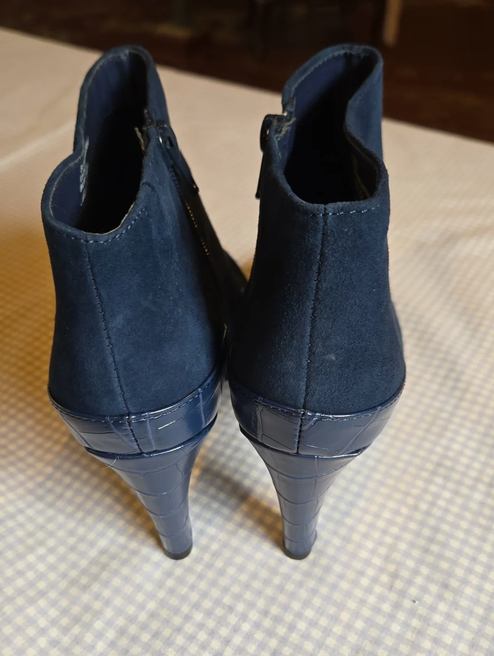 New In the Box, Bella Vita Women's Navy Suede Ankle Boots, Size 9